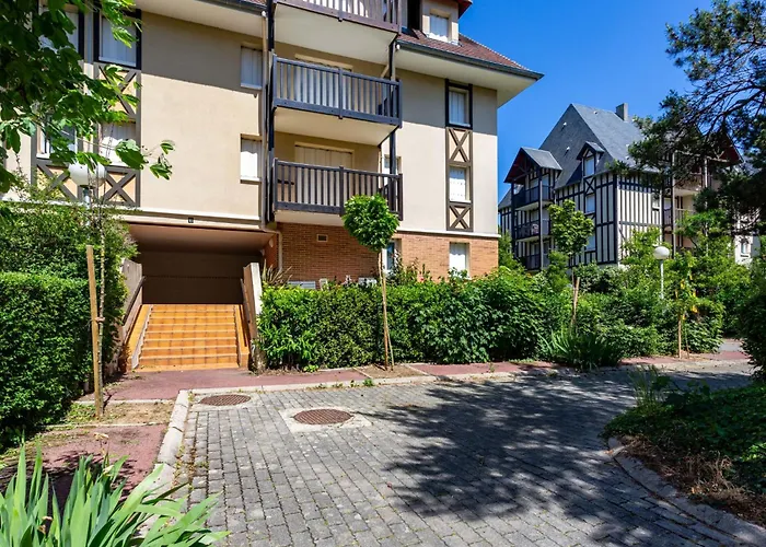 Apartament Le Clos Mathilde-19 By Interhome Cabourg